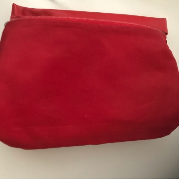 NWOT - LANCOME - Women's Make Up Mini Bag Red/Black/White Floral Zip Up - Picture 9 of 12